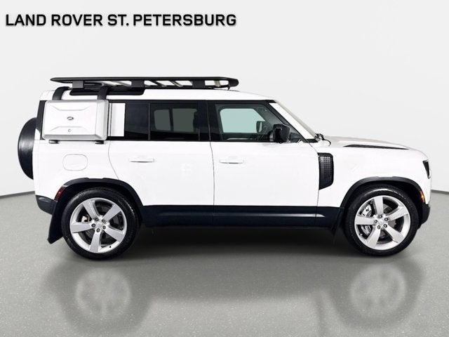2023 Land Rover Defender 110 SE