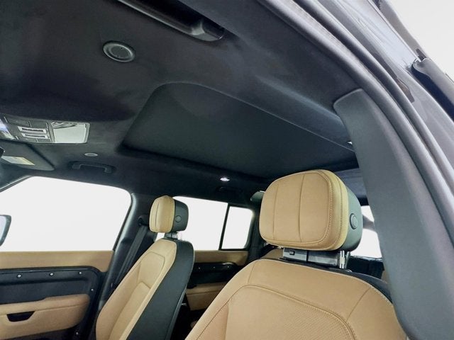 2025 Land Rover Defender 110 V8