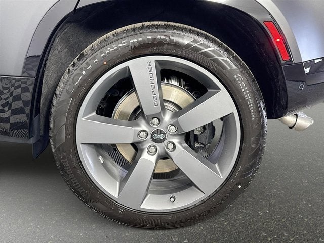 2025 Land Rover Defender 110 V8