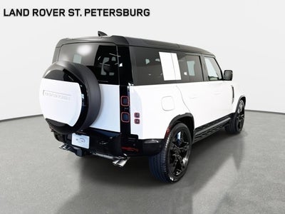 2026 Land Rover Defender 110 V8