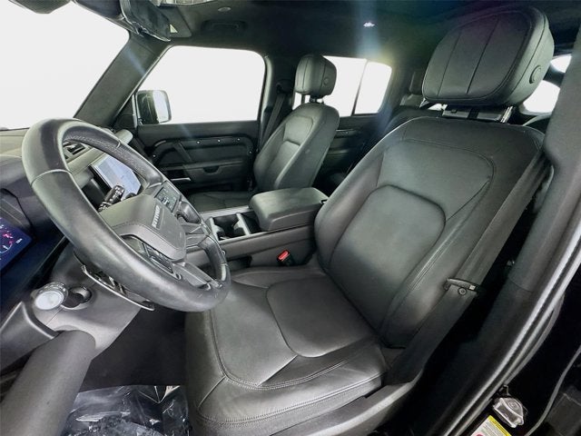 2025 Land Rover Defender 130 V8