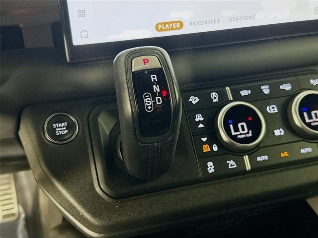 2025 Land Rover Defender 130 V8