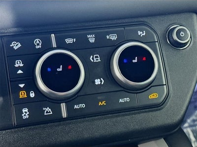 2025 Land Rover Defender 130 V8