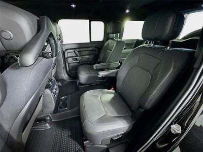 2025 Land Rover Defender 130 V8