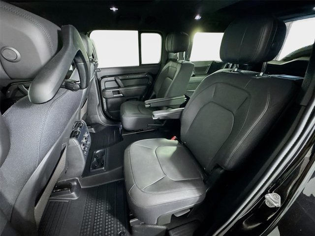 2025 Land Rover Defender 130 V8