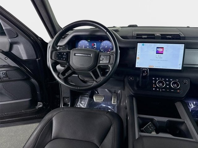 2025 Land Rover Defender 130 V8