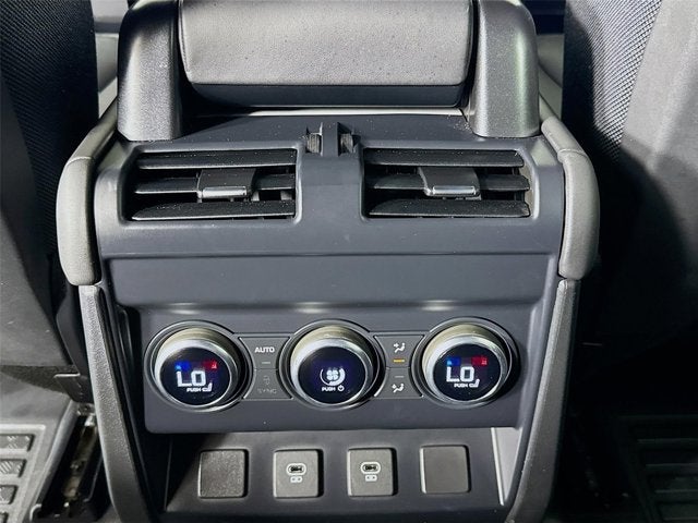 2025 Land Rover Defender 130 V8