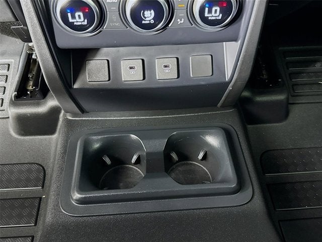 2025 Land Rover Defender 130 V8