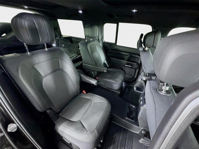 2025 Land Rover Defender 130 V8