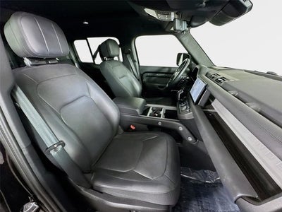 2025 Land Rover Defender 130 V8