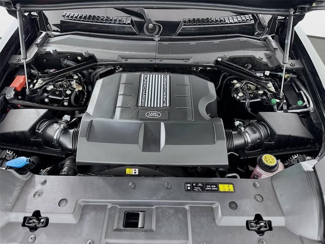2025 Land Rover Defender 130 V8