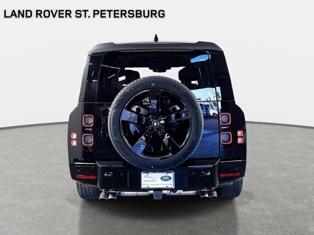 2025 Land Rover Defender 130 V8