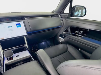 2025 Land Rover Range Rover SE