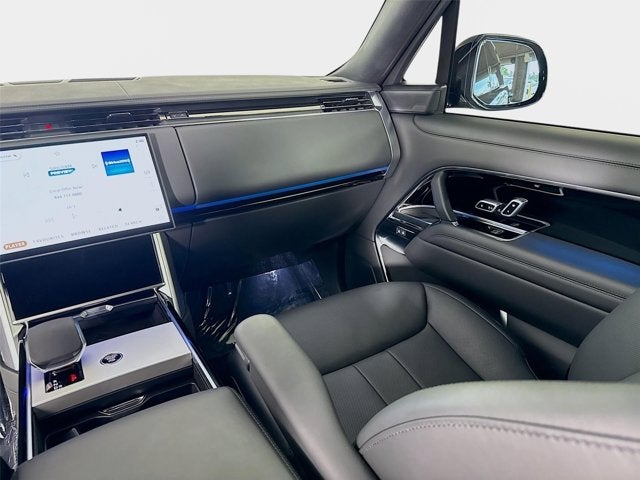 2025 Land Rover Range Rover SE