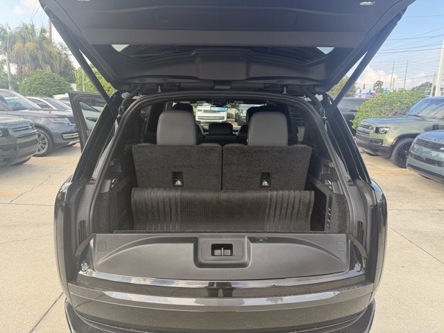 2025 Land Rover Range Rover SE