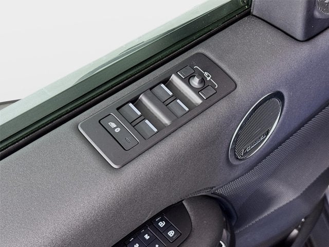 2024 Land Rover Discovery S