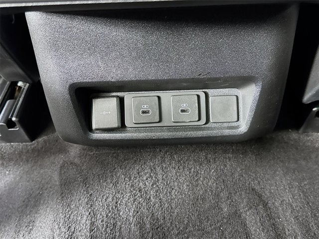 2024 Land Rover Discovery S