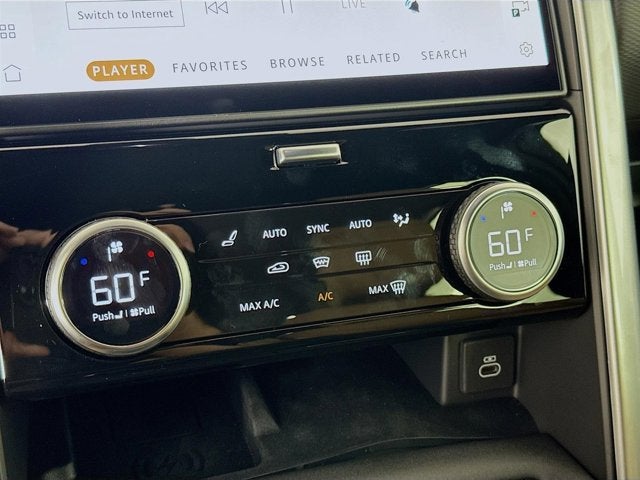 2025 Land Rover Discovery Dynamic SE