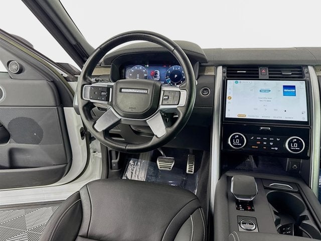 2023 Land Rover Discovery Metropolitan Edition