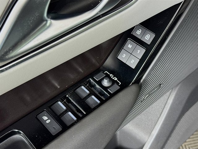 2026 Land Rover Range Rover Velar Dynamic SE