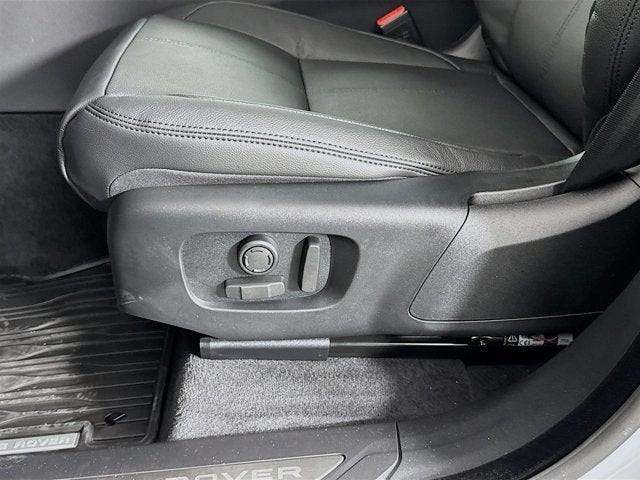 2026 Land Rover Range Rover Velar Dynamic SE