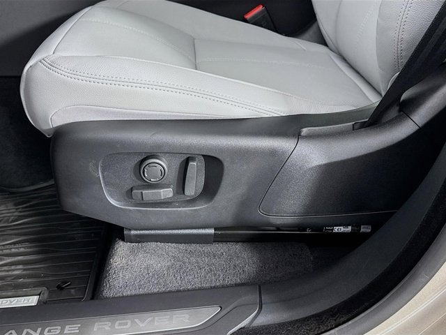 2026 Land Rover Range Rover Velar Dynamic SE