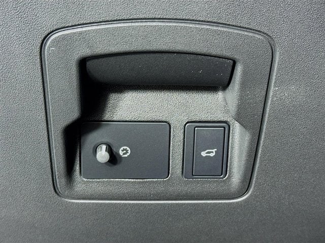 2026 Land Rover Range Rover Velar Dynamic SE