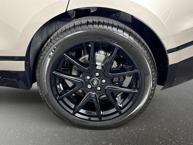 2026 Land Rover Range Rover Velar Dynamic SE