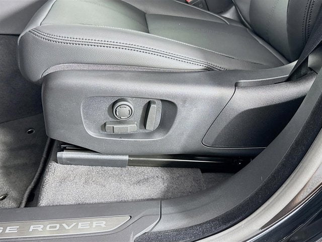 2026 Land Rover Range Rover Velar Dynamic SE