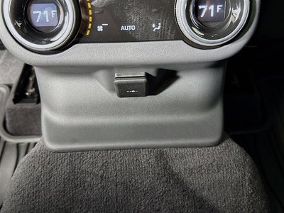 2026 Land Rover Range Rover Velar Dynamic SE