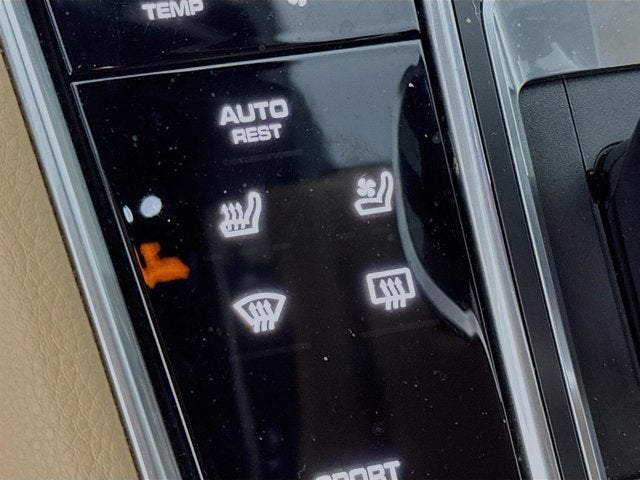 2023 Porsche Panamera 4 Platinum Edition