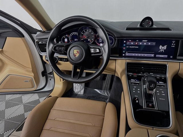 2023 Porsche Panamera 4 Platinum Edition