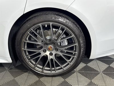 2023 Porsche Panamera 4 Platinum Edition