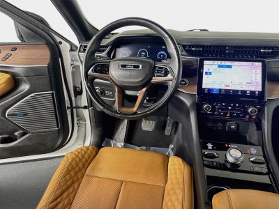 2022 Jeep Grand Cherokee Summit