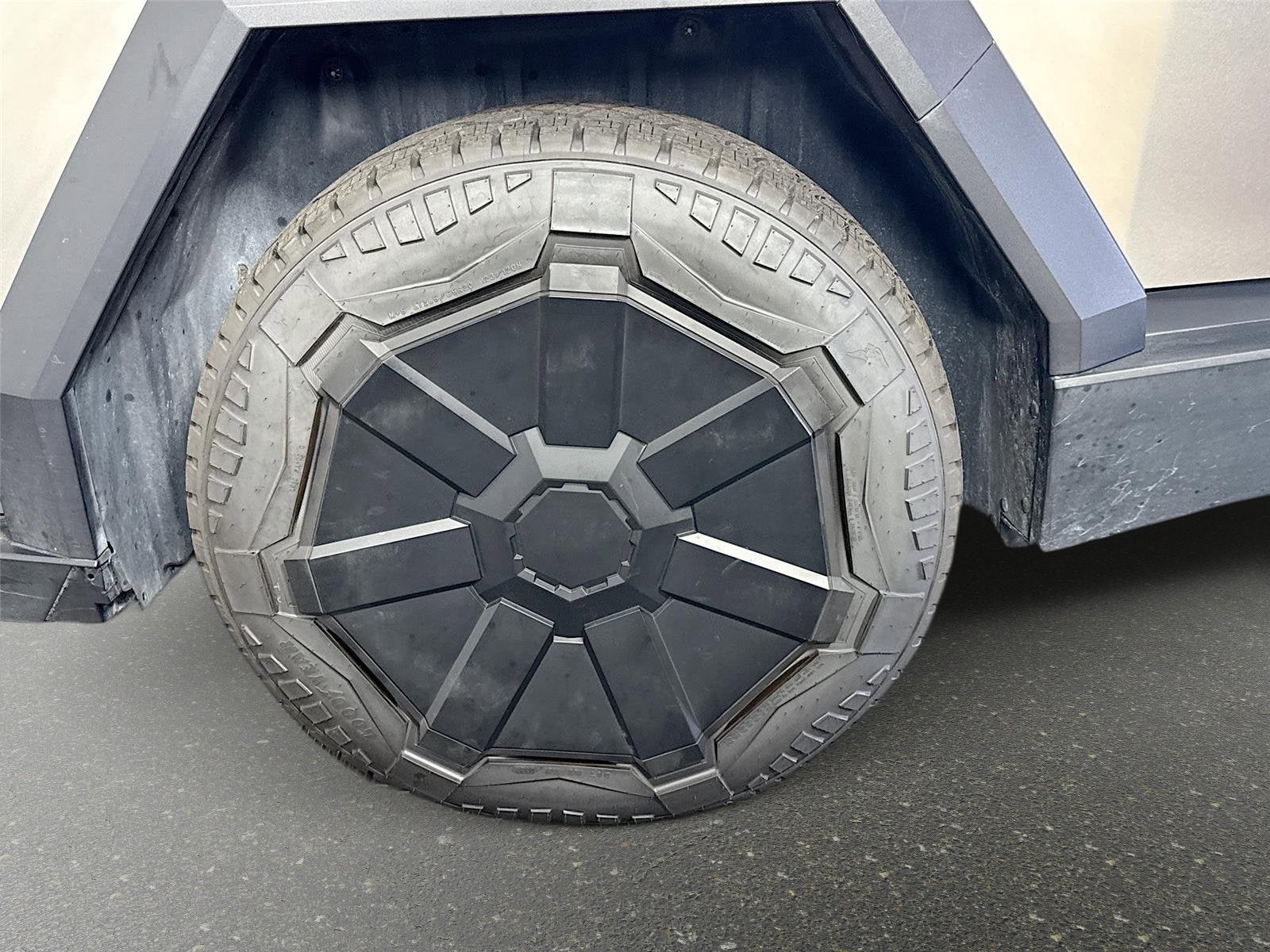 2024 Tesla Cybertruck Base