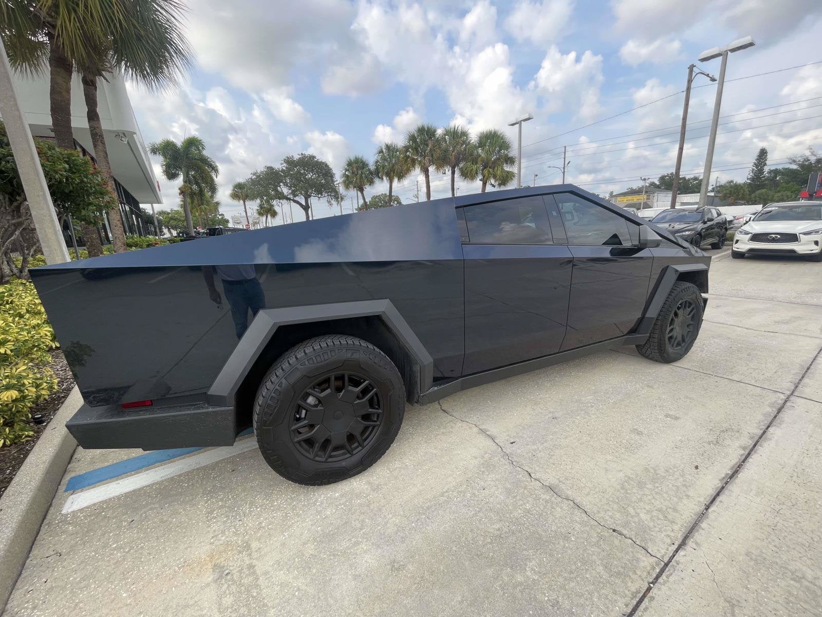 2024 Tesla Cybertruck Base