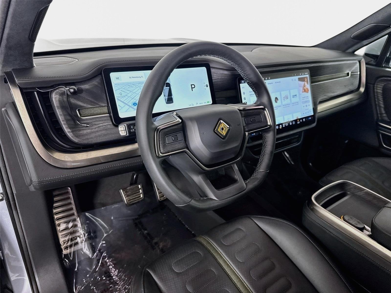 2023 Rivian R1S Adventure