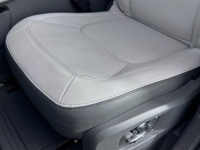 2025 Land Rover Defender V8