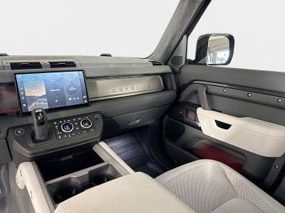 2025 Land Rover Defender V8