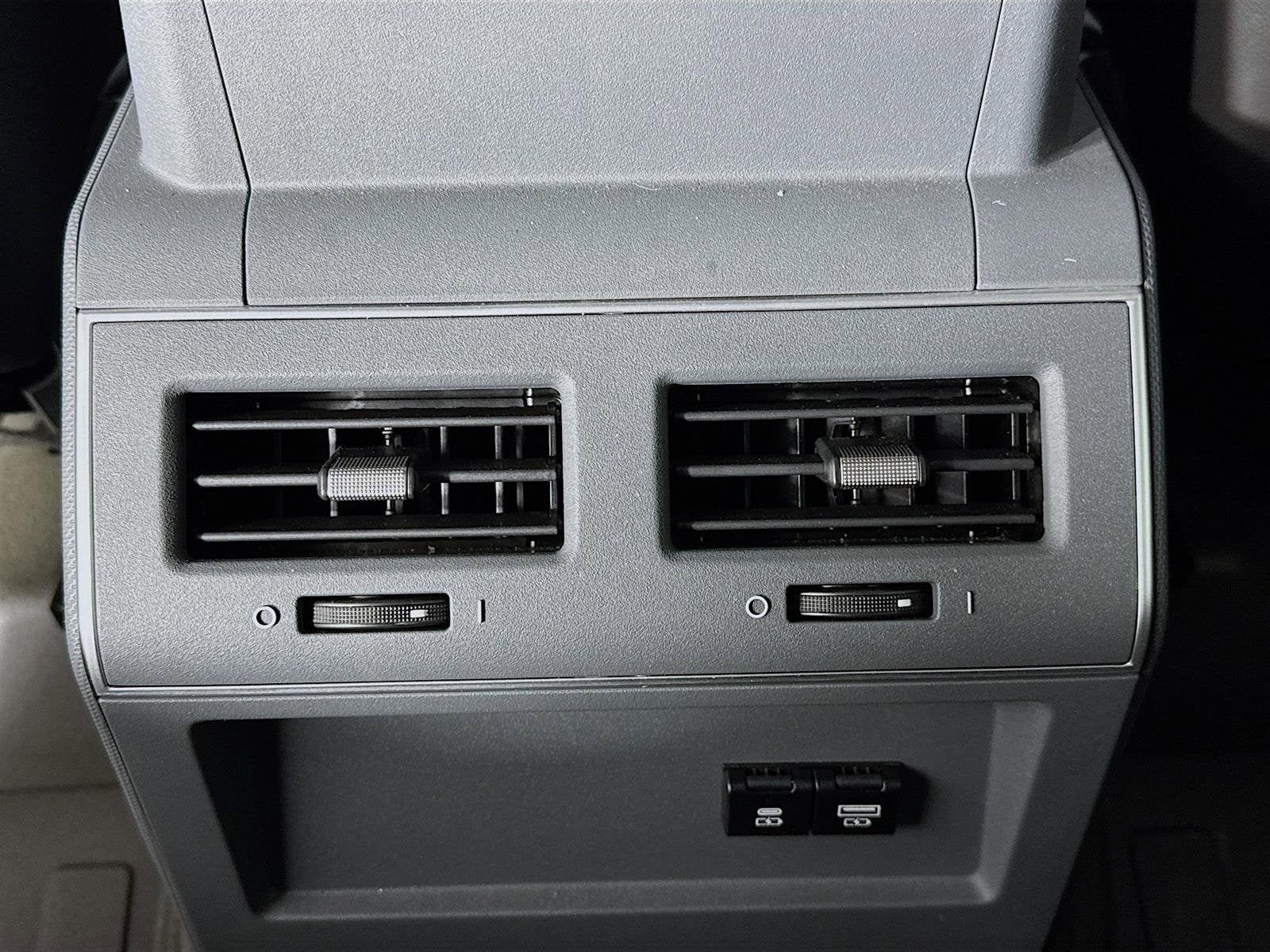 2024 INEOS Grenadier Station Wagon Fieldmaster Edition