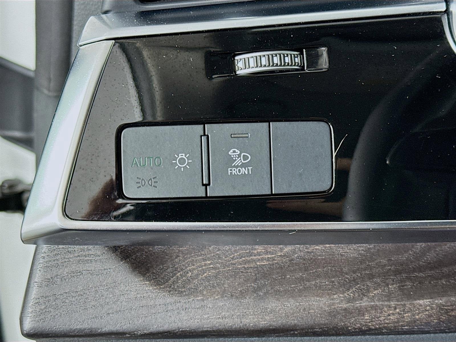 2023 Audi Q8 Premium Plus