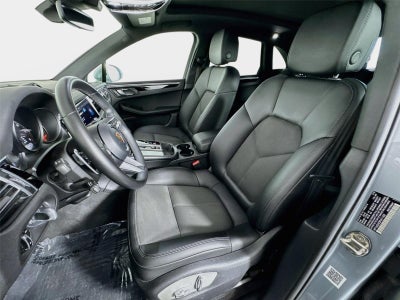 2023 Porsche Macan Base