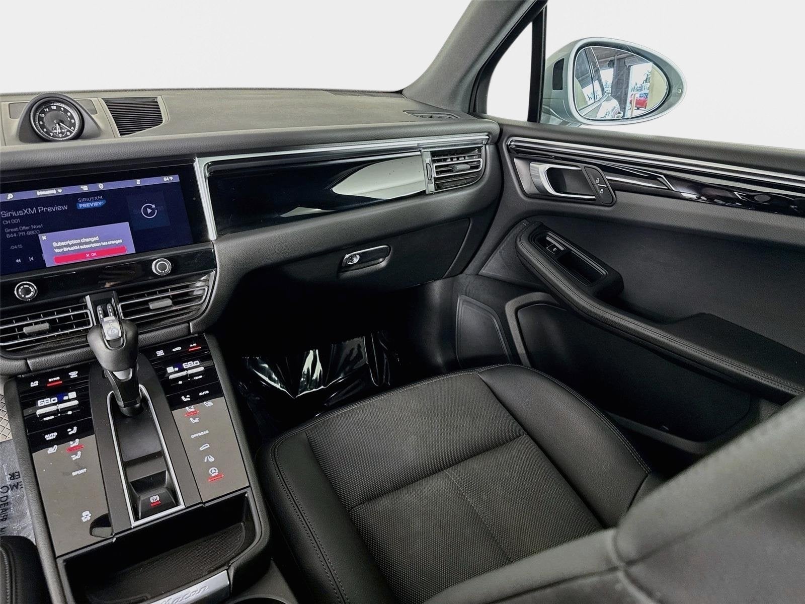 2023 Porsche Macan Base