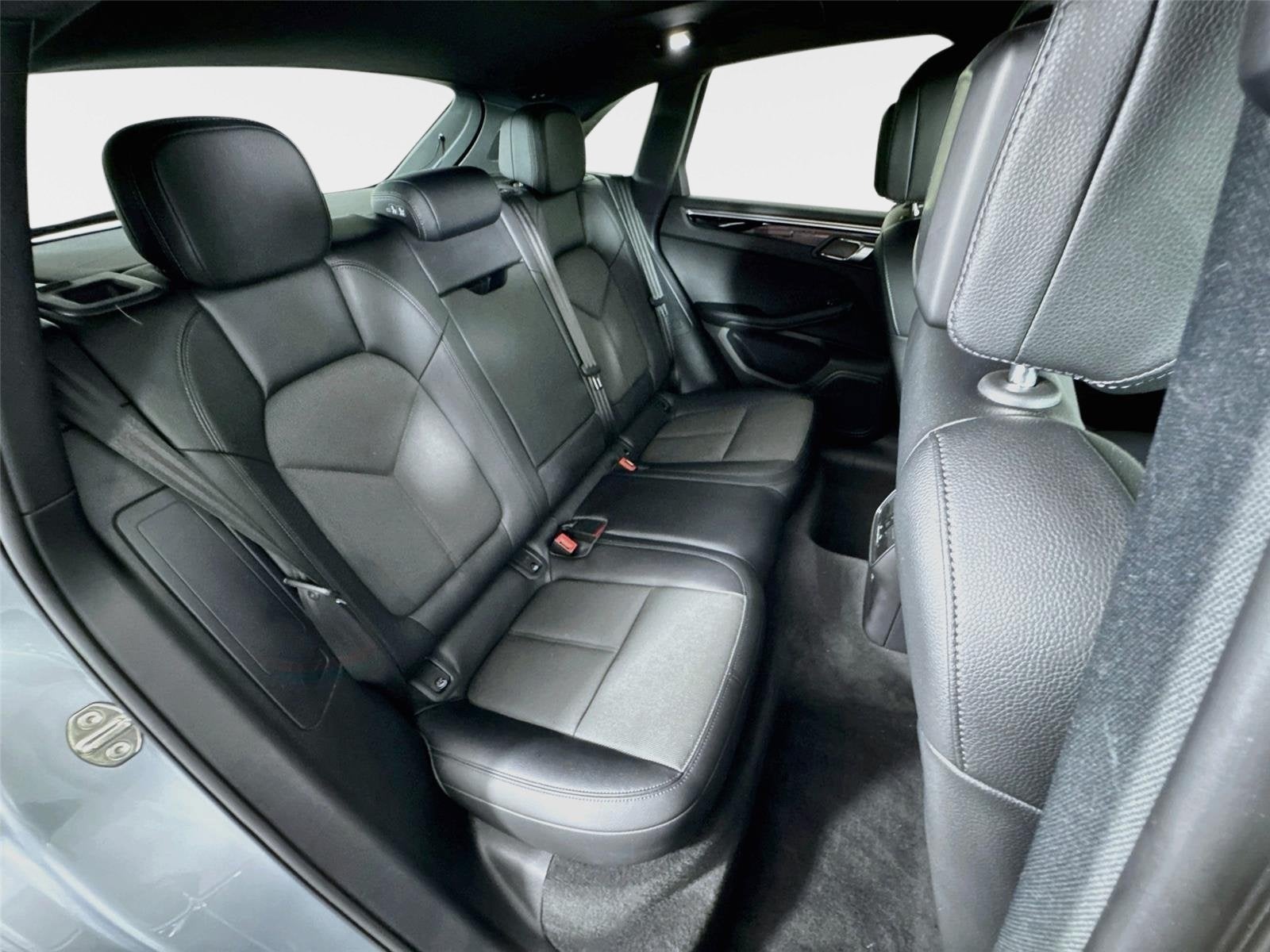 2023 Porsche Macan Base