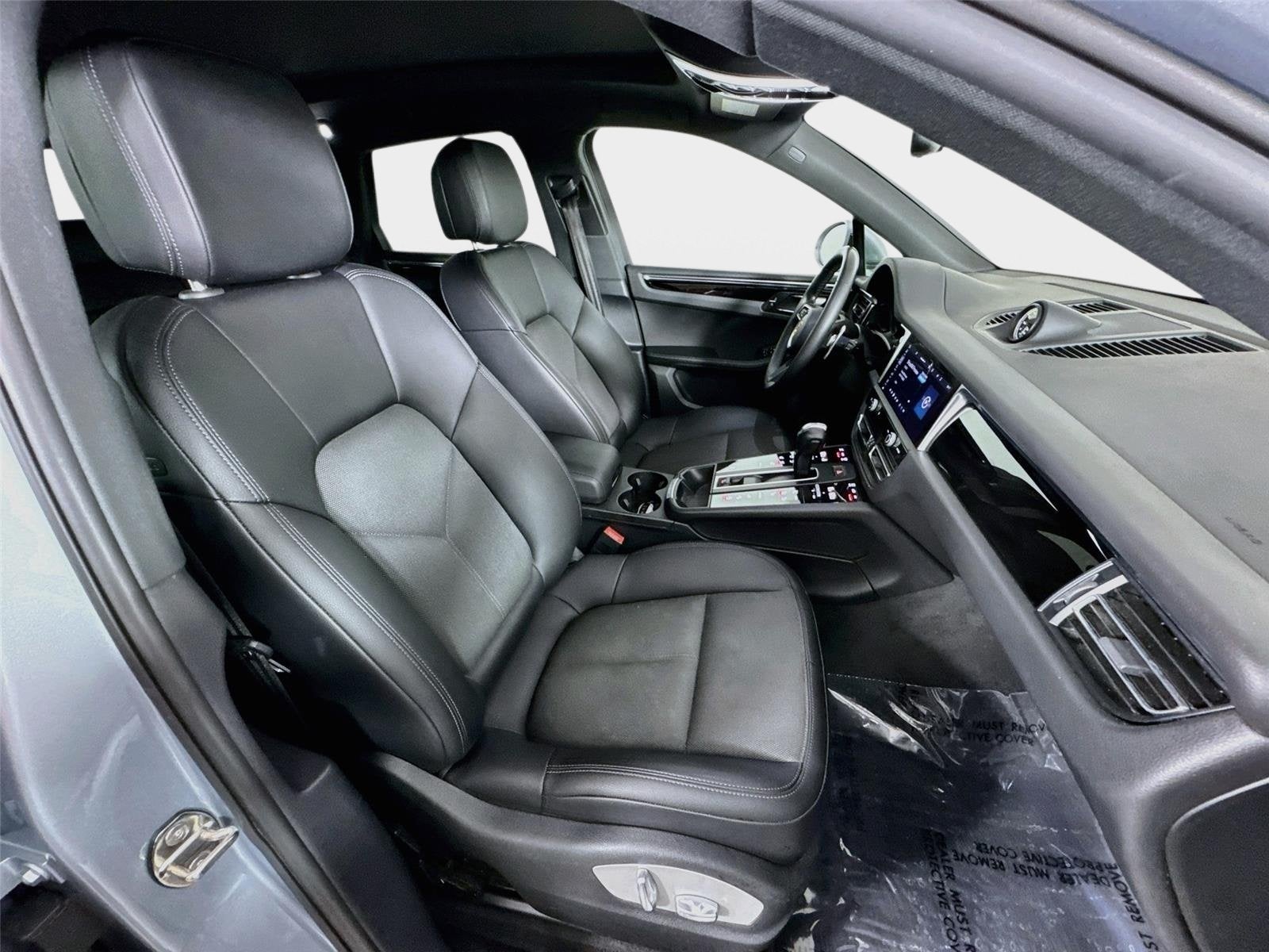 2023 Porsche Macan Base