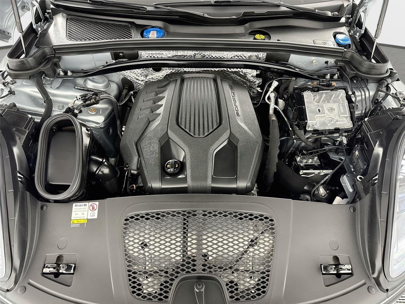2023 Porsche Macan Base