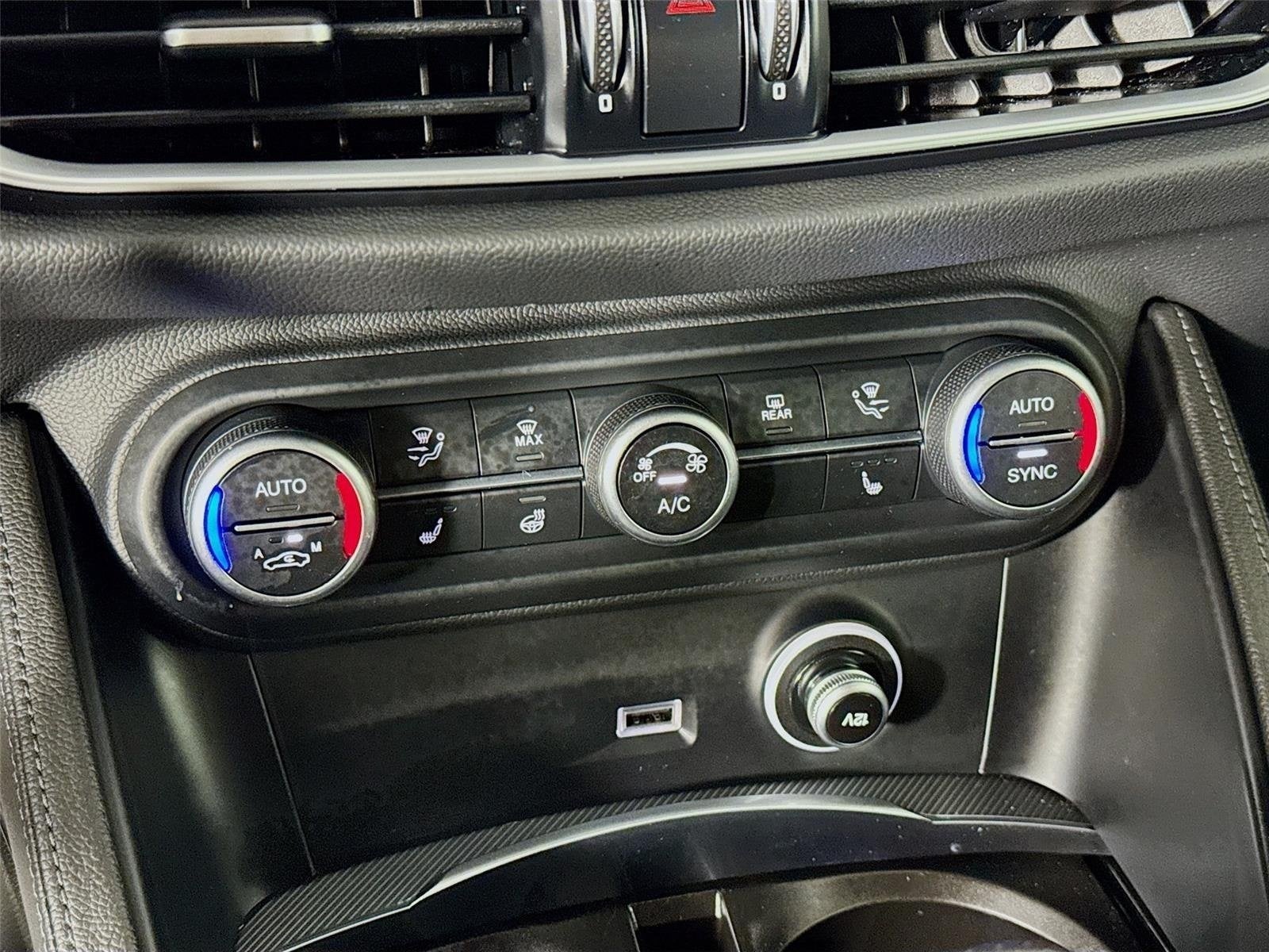 2025 Alfa Romeo Stelvio Base