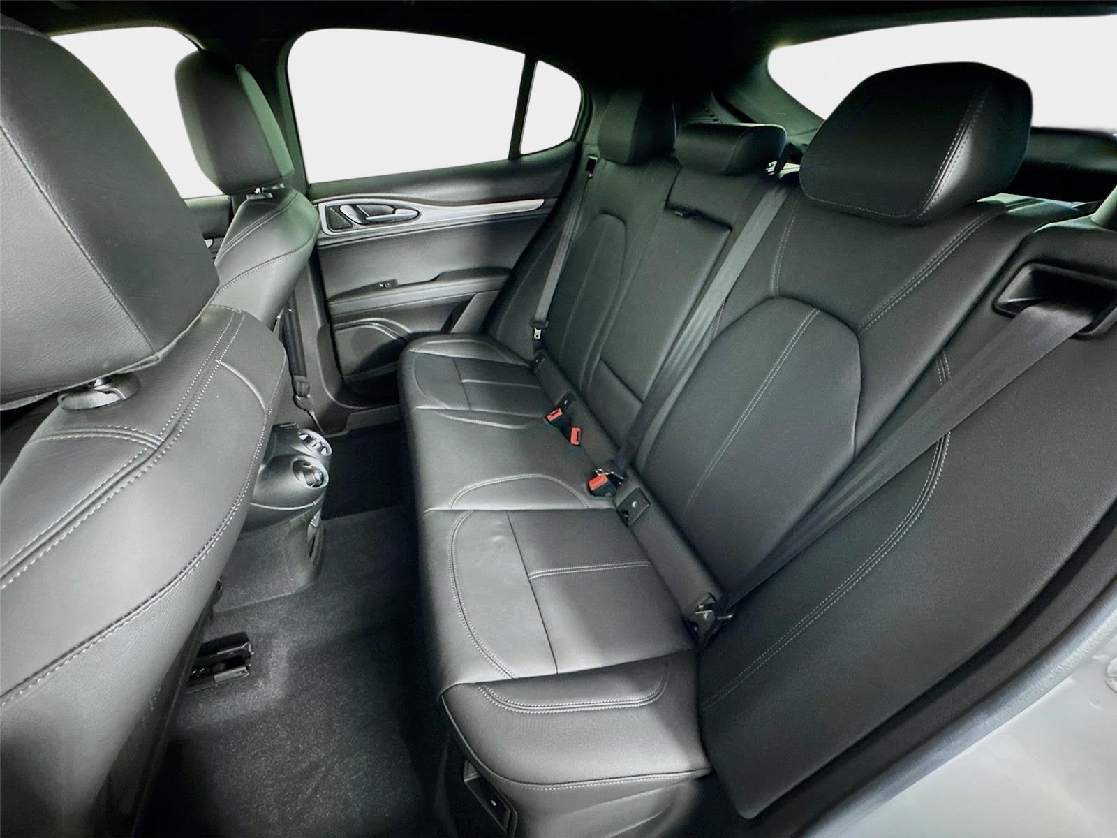 2025 Alfa Romeo Stelvio Base