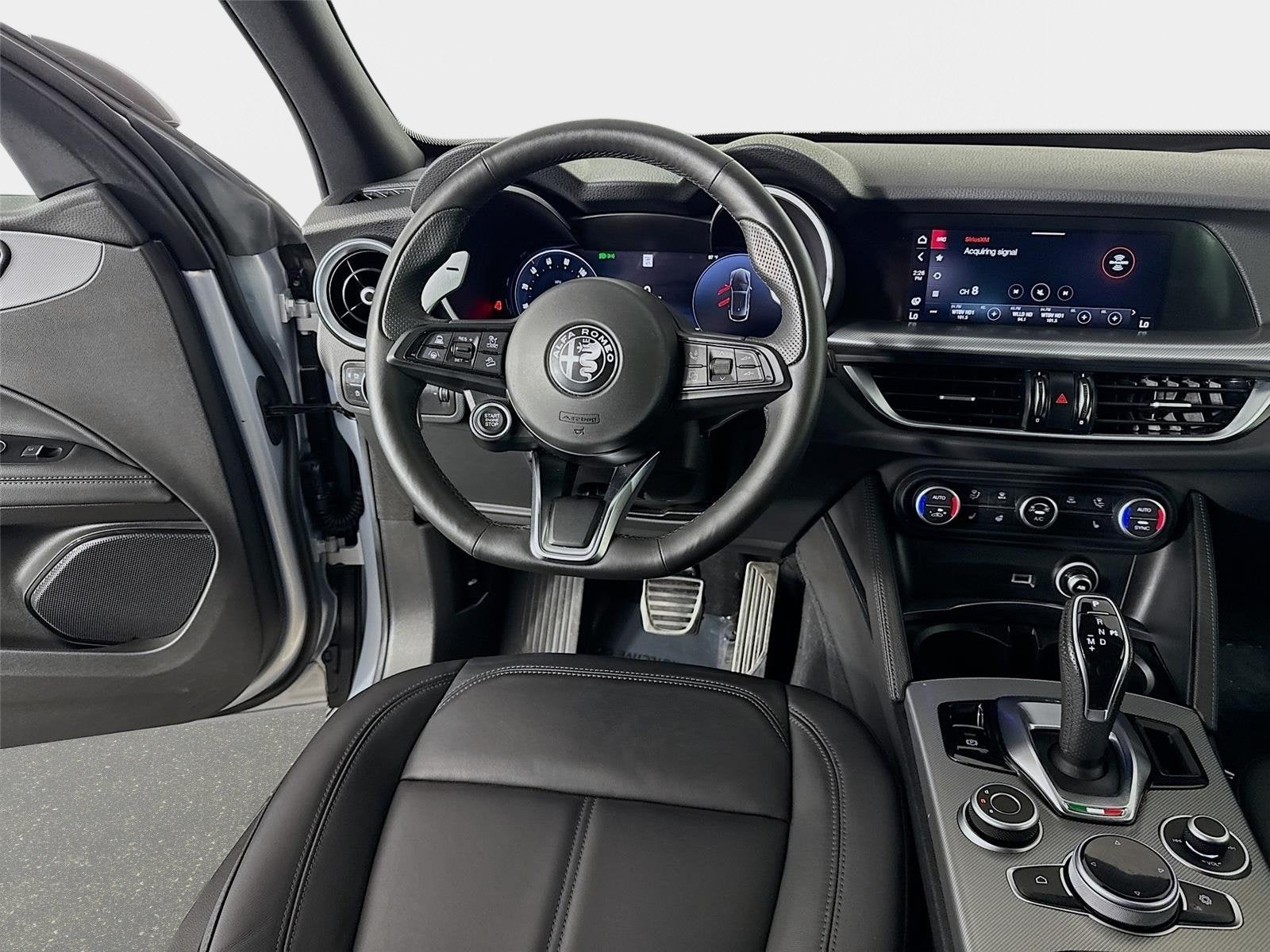 2025 Alfa Romeo Stelvio Base
