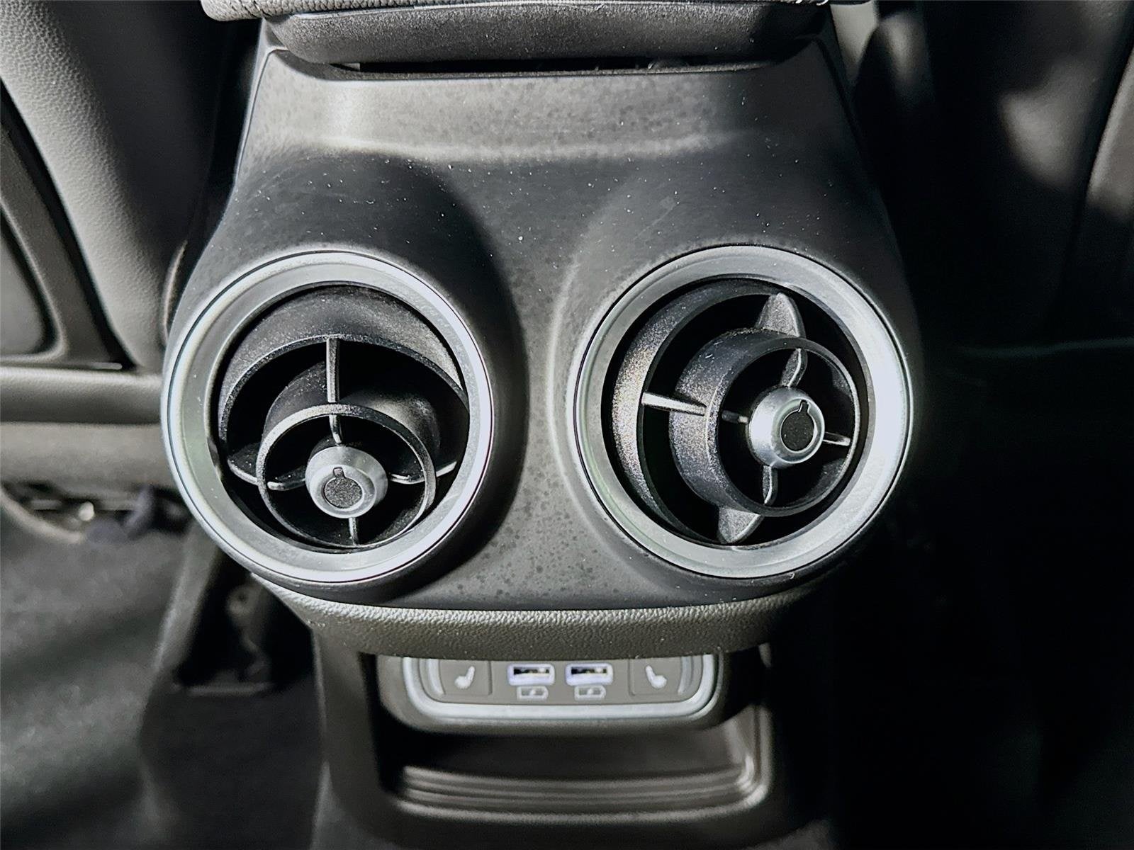 2025 Alfa Romeo Stelvio Base
